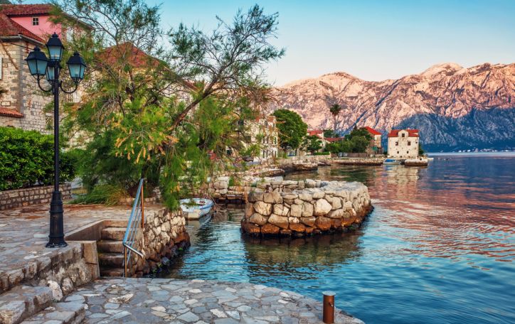 Juodkalnija - gaivi ir žalia tyrų ežerų, greitų upių bei švelnių paplūdimių savininkė
